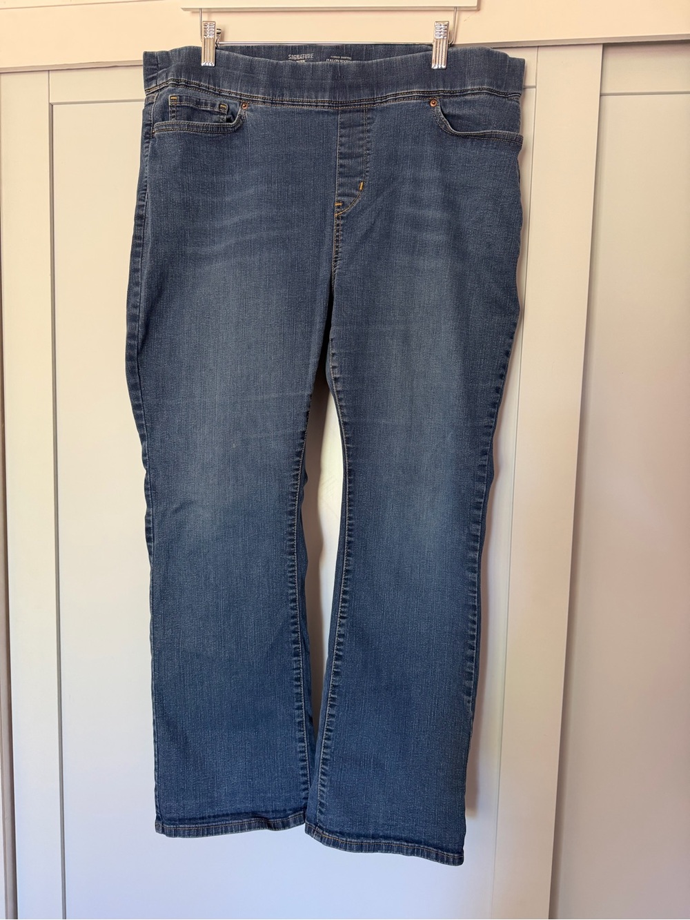 Signature by Levi Strauss Women's Medium Blue Boot Cut Jeans